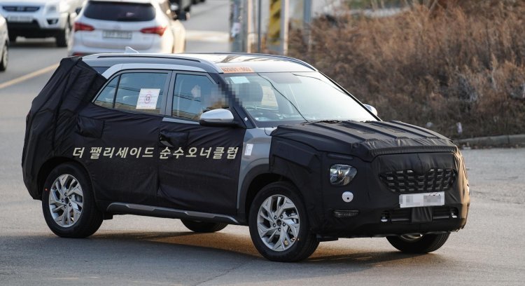 Так будет выглядеть семиместная Creta: Hyundai уже тестирует удлиненную версию Так будет выглядеть семиместная Creta: Hyundai уже тестирует удлиненную версию