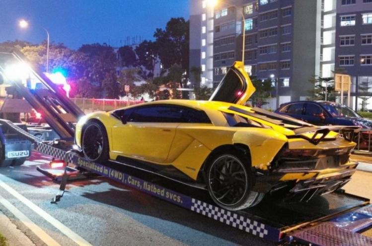 Два роскошных одинаковых суперкара разбились в самой нелепой аварии года Два роскошных одинаковых суперкара разбились в самой нелепой аварии года