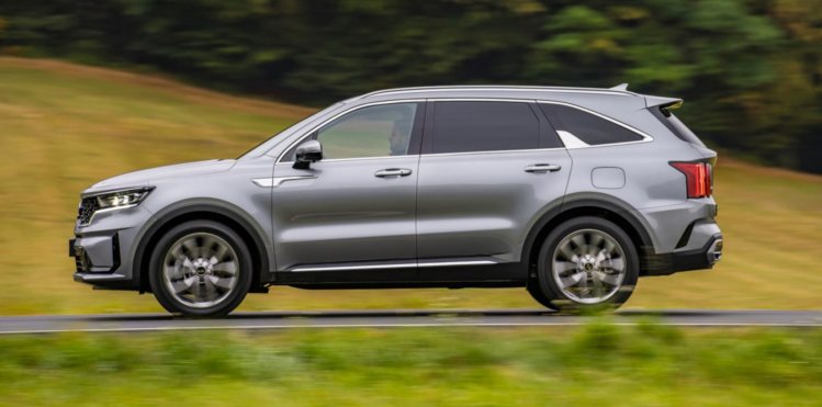 Изучаем цены и комплектации нового KIA Sorento Изучаем цены и комплектации нового KIA Sorento