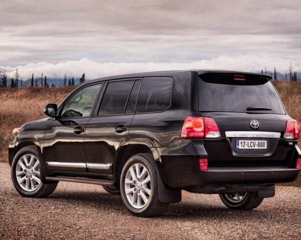 B0106 Ошибка Тойота Land Cruiser 100 – История модели